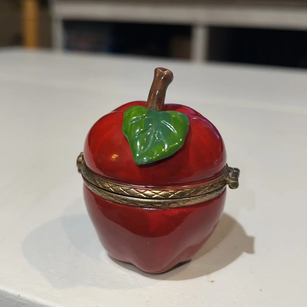 Vintage apple trinket jewelry box